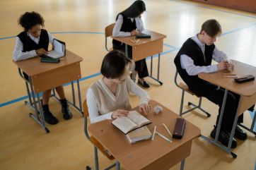 Attēls rakstam: Atbild iedzīvotāji. Kāpēc daļai skolēnu neizdodas nokārtot centralizētos eksāmenus?