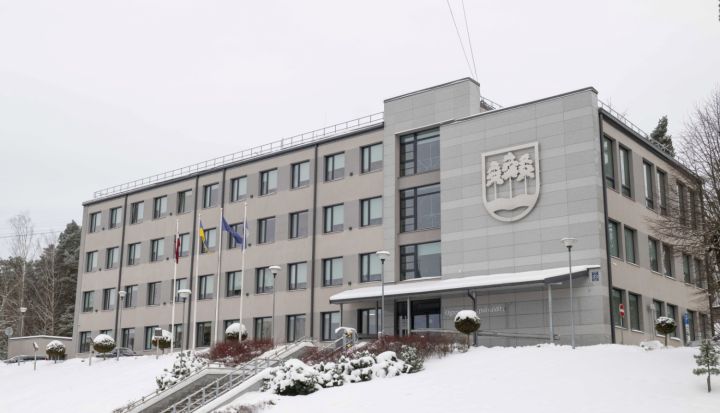 Apstiprināts Ogres novada pašvaldības budžets 2026. gadam: plānoti uzlabojumi infrastruktūrā un citās jomās