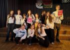 Attēls rakstam: FOTO: Ikšķiles vidusskolā uz skatuves kāpa teātra sporta komandas