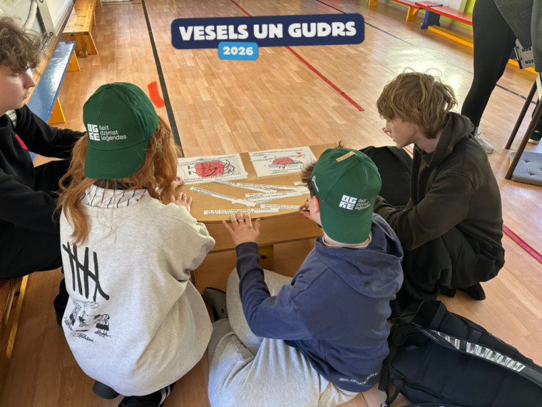 FOTO: Ogres novada jaunieši tikās uz aktīvu pasākumu “Vesels un gudrs 2026” Lielvārdē 