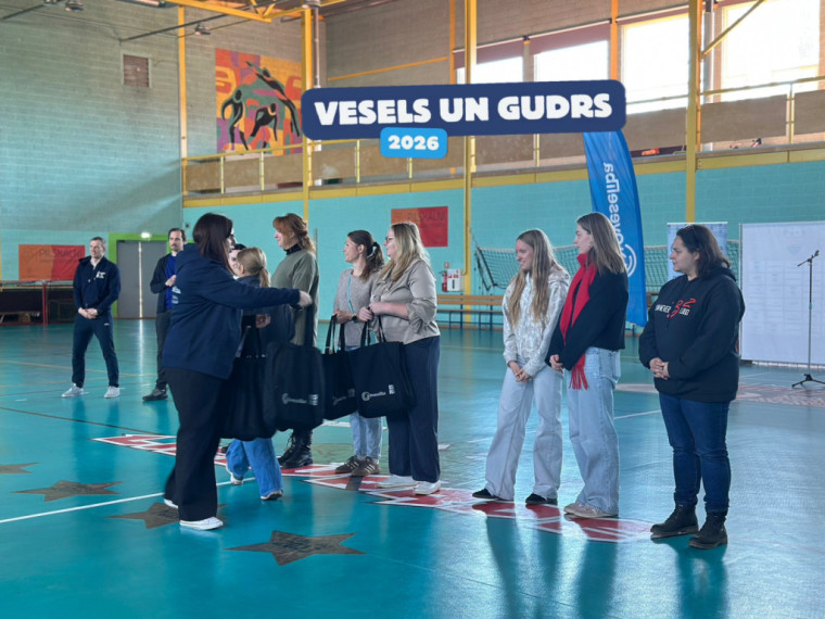 FOTO: Ogres novada jaunieši tikās uz aktīvu pasākumu “Vesels un gudrs 2026” Lielvārdē 