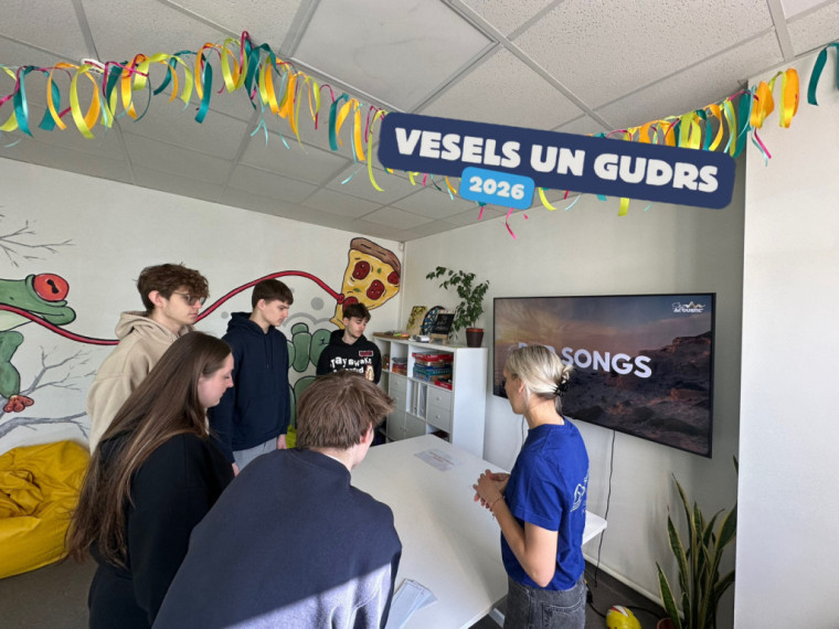 FOTO: Ogres novada jaunieši tikās uz aktīvu pasākumu “Vesels un gudrs 2026” Lielvārdē 