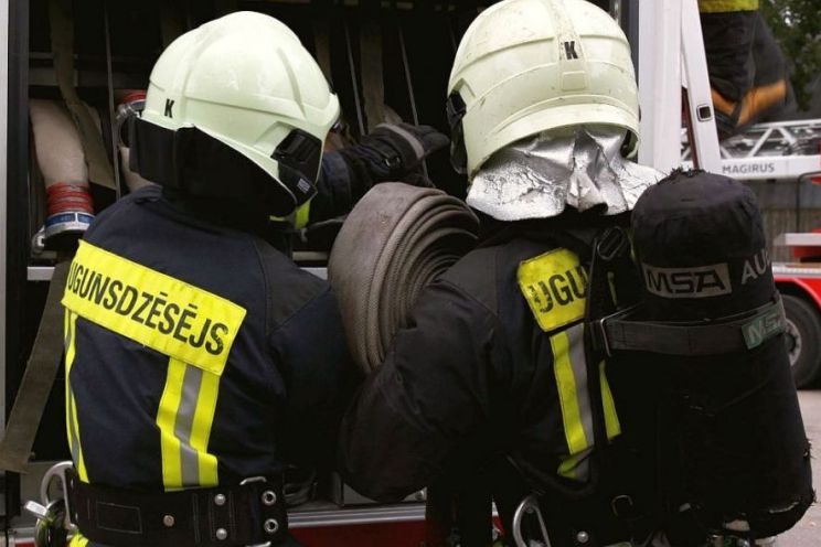 Attēls rakstam: Ugunsgrēkā izpostīta ražotne Suntažu pagastā