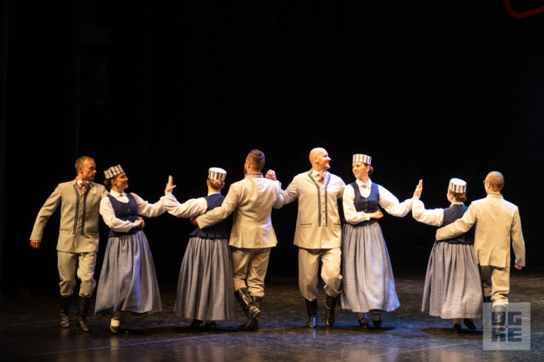 FOTO: Deju kolektīvi “Spolītes” un “Spole” svin 15 gadu jubileju