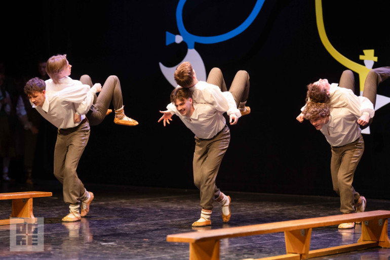 FOTO: Deju kolektīvi “Spolītes” un “Spole” svin 15 gadu jubileju