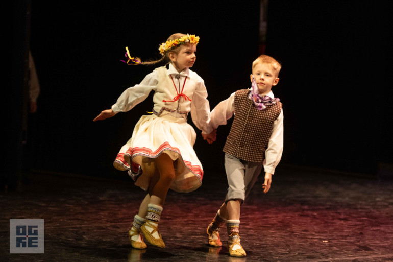 FOTO: Deju kolektīvi “Spolītes” un “Spole” svin 15 gadu jubileju