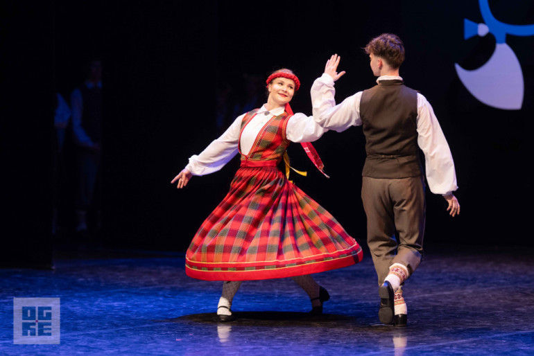 FOTO: Deju kolektīvi “Spolītes” un “Spole” svin 15 gadu jubileju