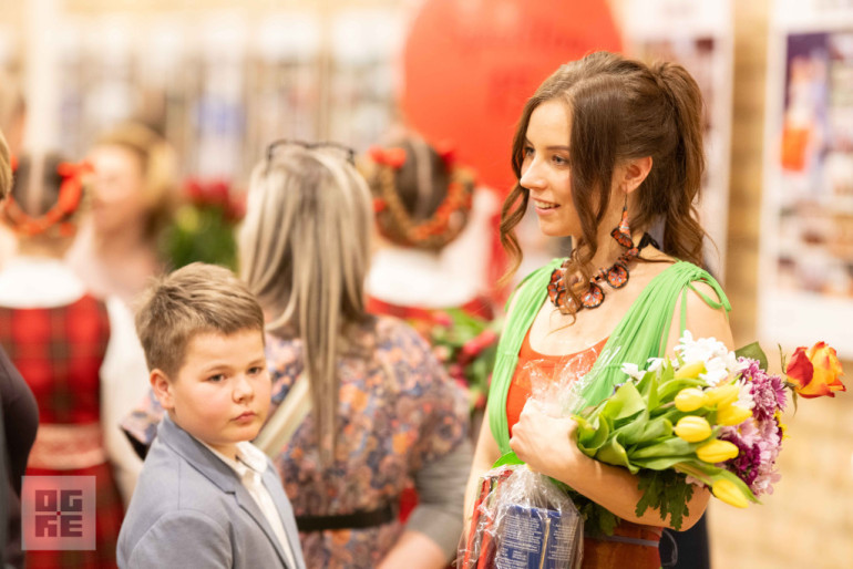 FOTO: Deju kolektīvi “Spolītes” un “Spole” svin 15 gadu jubileju