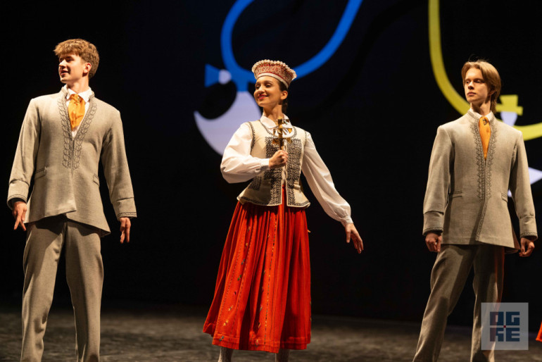 FOTO: Deju kolektīvi “Spolītes” un “Spole” svin 15 gadu jubileju