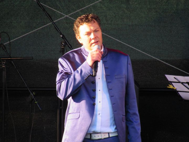 Romantiskais koncerts retro noskaņās “Kad gadiem es pāri skatos…” –  jau šo piektdien Ikšķiles estrādē