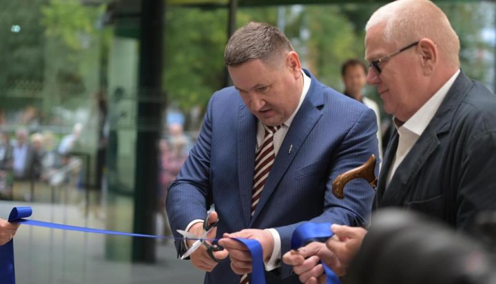 Atklāts daudzfunkcionālais pakalpojumu centrs Ikšķilē (foto)