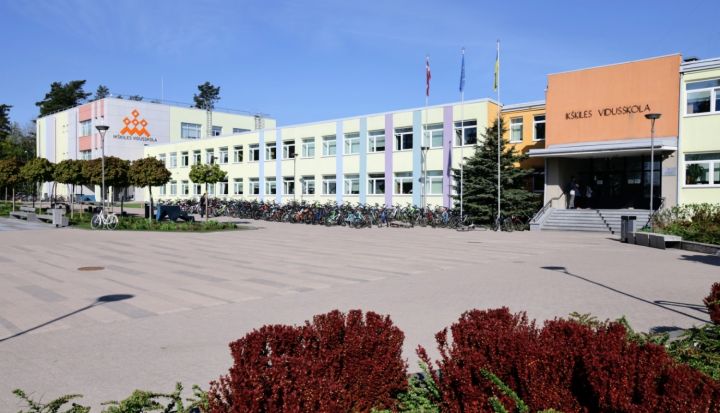 Ikšķiles vidusskolu 2024./2025. mācību gadā vadīs Vladimirs Samohins