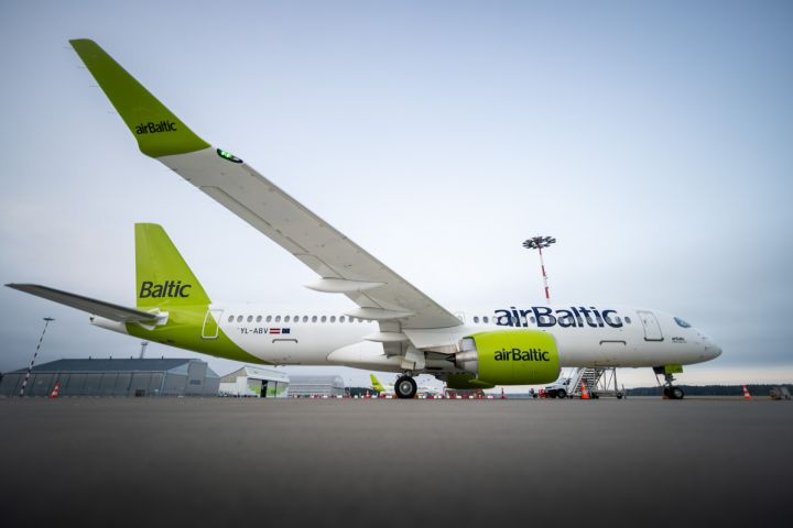 Lidsabiedrība "airBaltic" atklāj, kuru Latvijas pilsētu vārdos tiks nosauktas lidmašīnas. Ogre ir viena no tām