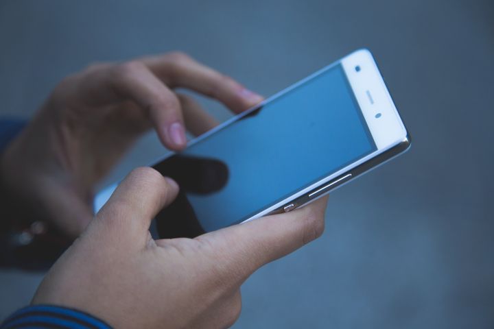 Telefonkrāpnieki arvien biežāk prasa instalēt attālinātās piekļuves programmatūras
