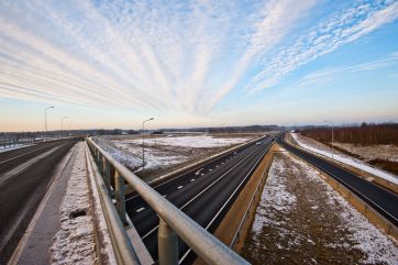 Attēls rakstam: Apledojuma un sniega dēļ apgrūtināta braukšana daudzviet Latvijā