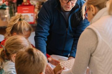 Attēls rakstam: OgreNet svētku trešais sirdsstāsts: Vienu ciešu apskāvienu un klusu pateicību