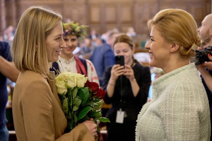 Saeima izsaka uzticību kultūras ministrei Agnesei Lācei, savukārt sabiedrībā dominē sašutums