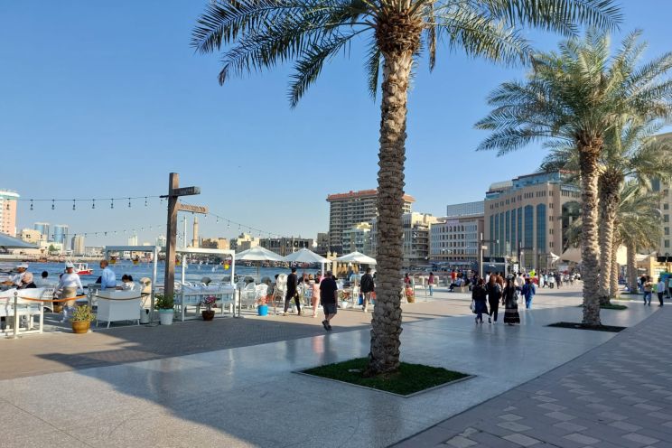 Attēls rakstam: “Nav te nekādas frontes līnijas, cilvēki turpina sauļoties,” latvieši Dubaijā par to, kā tiek dramatizēta situācija