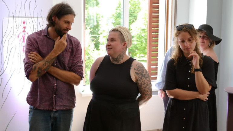 Foto: Atklāta mākslinieces Līvas Veiguras māksla izstāde "Realitātes blaknes"