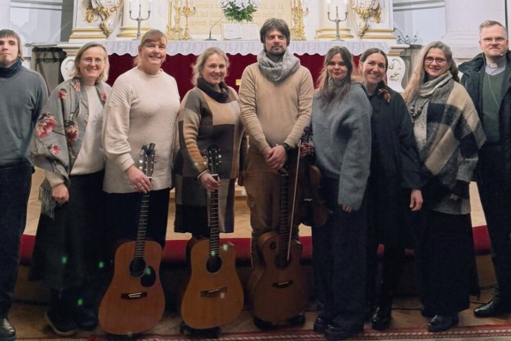 Attēls rakstam: Piektdien notiks ikmēneša slavēšanas vakars ar projektu „Jāņa ielas republika”