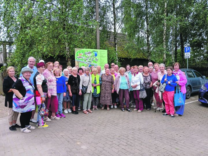 Ogres seniori tuvajās ārzemēs
