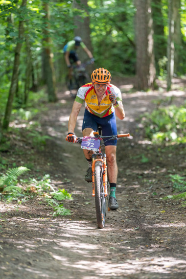 “Ikšķiles MTB velobraucienā” spraigā finišā uzvar Kļaviņš, sievietēm atkal pirmā Jaunslaviete-Kipure