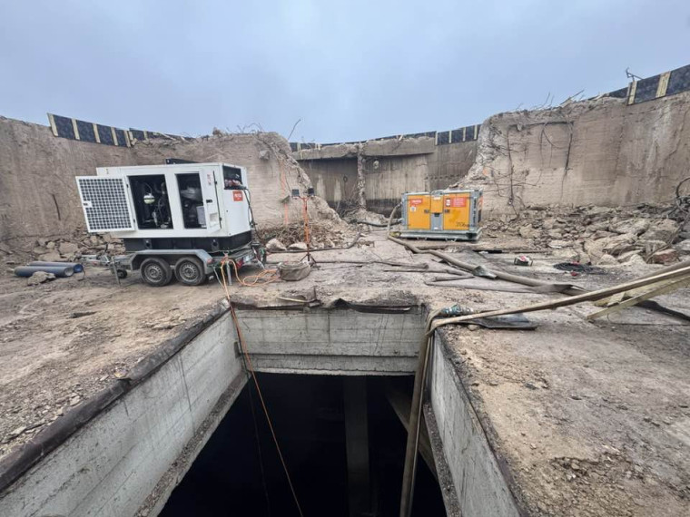 FOTO. Egils Helmanis dalās ar progresu &quot;Ogres vārtu&quot; būvniecībā