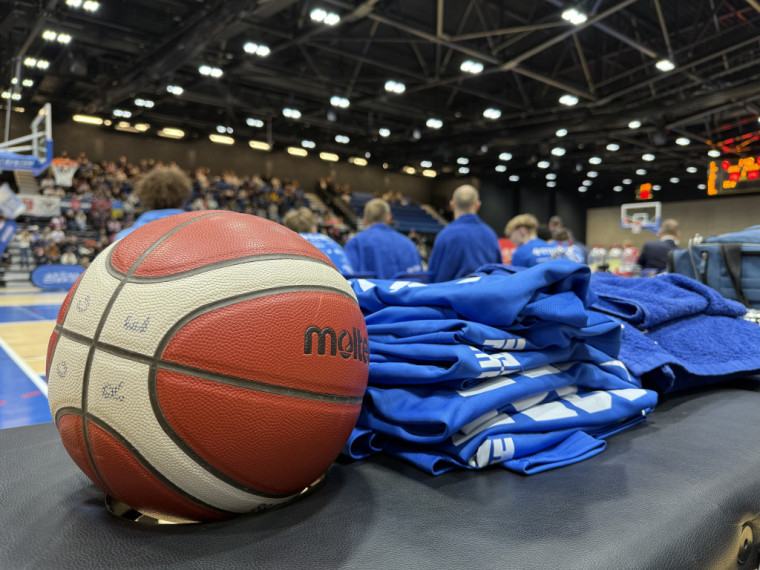 Foto: “BK Ogre” pret “Liepāju” uzvar puslaikā, bet zaudē spēlē