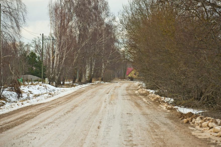 Šķīdoņa dēļ vairāk nekā 70 grants autoceļu posmos ieviesti transporta masas ierobežojumi, tostarp Ogres novadā