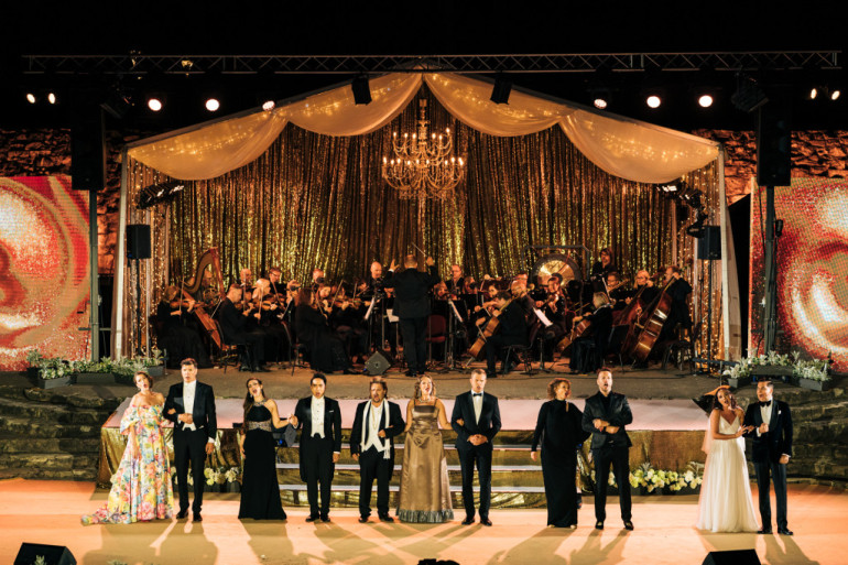 FOTO: Grezni un spoži izskanējis VII Starptautiskais Operetes festivāls Ikšķilē