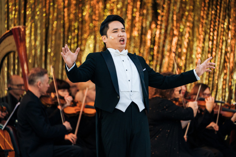 FOTO: Grezni un spoži izskanējis VII Starptautiskais Operetes festivāls Ikšķilē