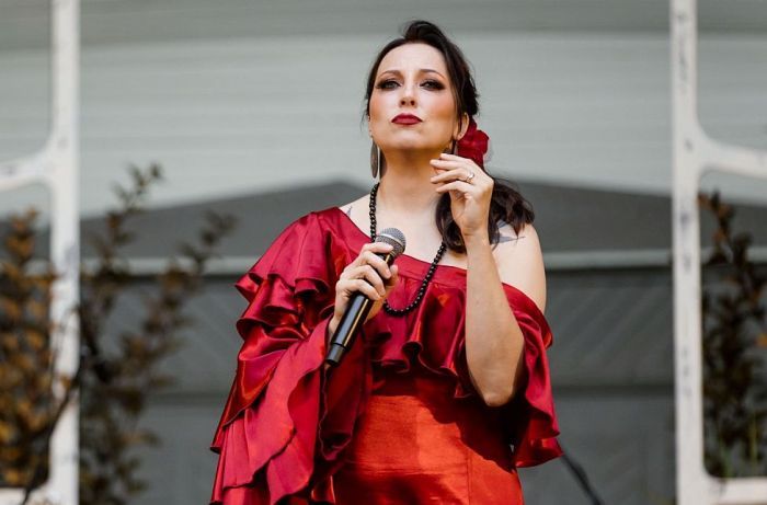 Dziedātāja Aija Vītoliņa: Esmu izlēkusi ar izpletni, bet to laikam vairs neatkārtotu