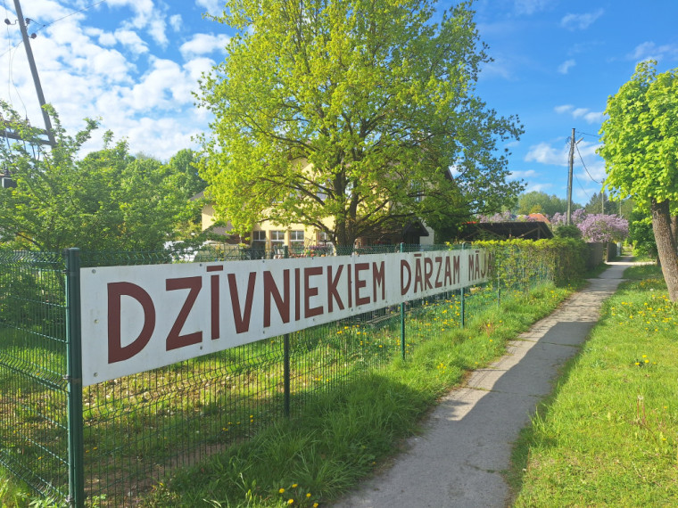 Augi paši ‘pasaka’, kā tiem trūkst
